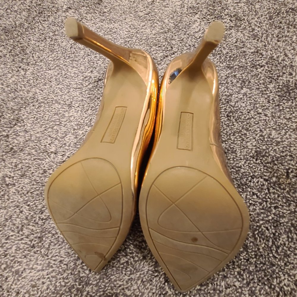 Gold Women's Heels 7.5 - Picture 2 of 5